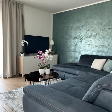 Apartment Blue Manor