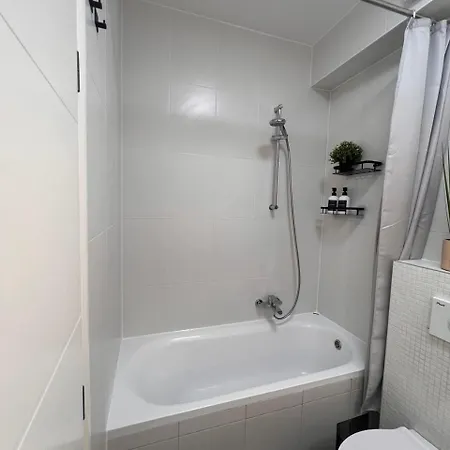 Blue Manor Apartment *